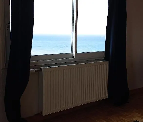 Maison Avec Jardin Clos, Vue Sur Depuis Falaise Hébergement de vacances *