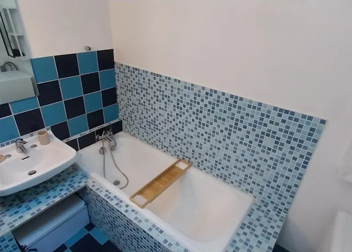 Hébergement de vacances Maison Avec Jardin Clos, Vue Sur Depuis Falaise *